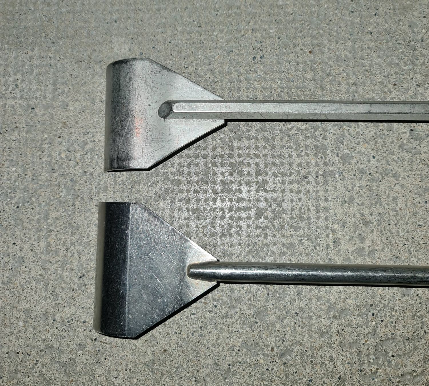 Tutti gli attrezzi: Deux outils pour le jardin. – Usato da Cortaillod venduto da signep 2