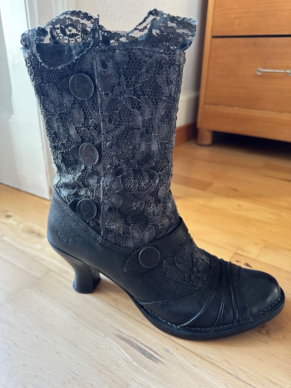 Art Scarpe da donna: verspielte Stiefeletten – Usato da basel venduto da chorni