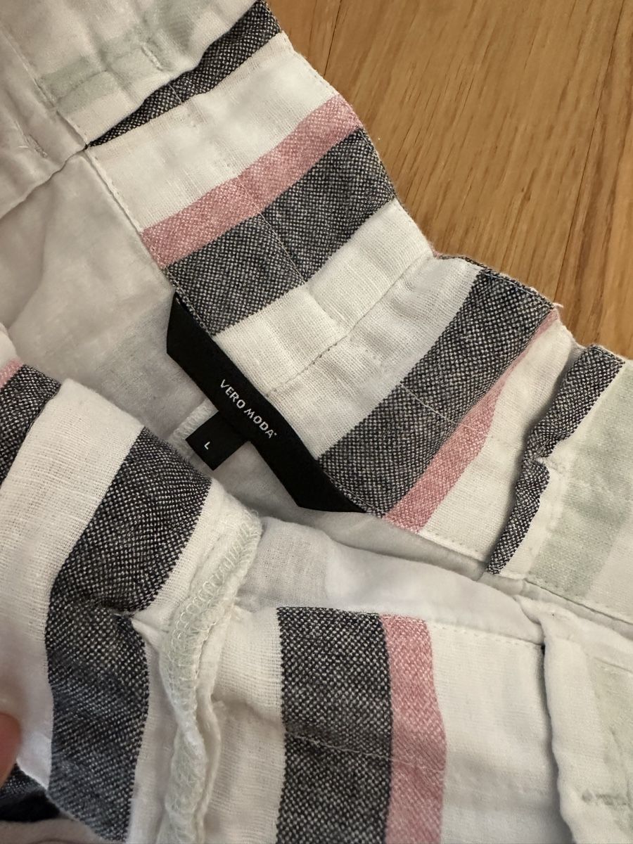 Vero Moda Pantaloni: Vero Moda Shorts, gestreift, Gr. L – Usato da Wetzikon ZH venduto da eli_k7fq 1