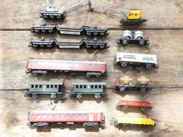 Märklin 13 x Wagen H0 - Tiefladewagen & mehr
