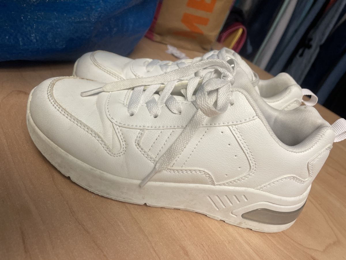 Schuhe für Mädchen: Weisse vty Sneaker, Grösse 37, Top – Gebraucht aus Obergerlafingen von cabo4
