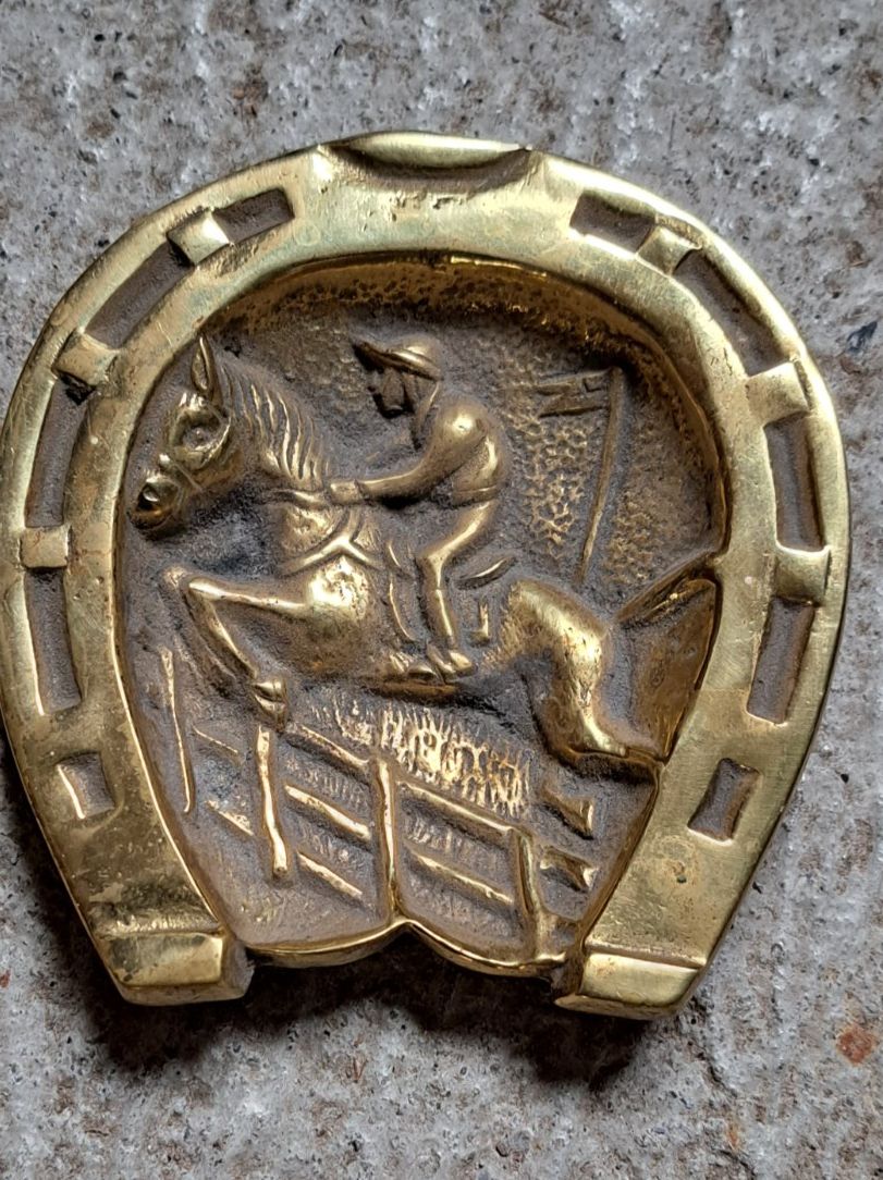 Portacenere: Aschenbecher mit Pferd – Usato da Wädenswil venduto da mh012
