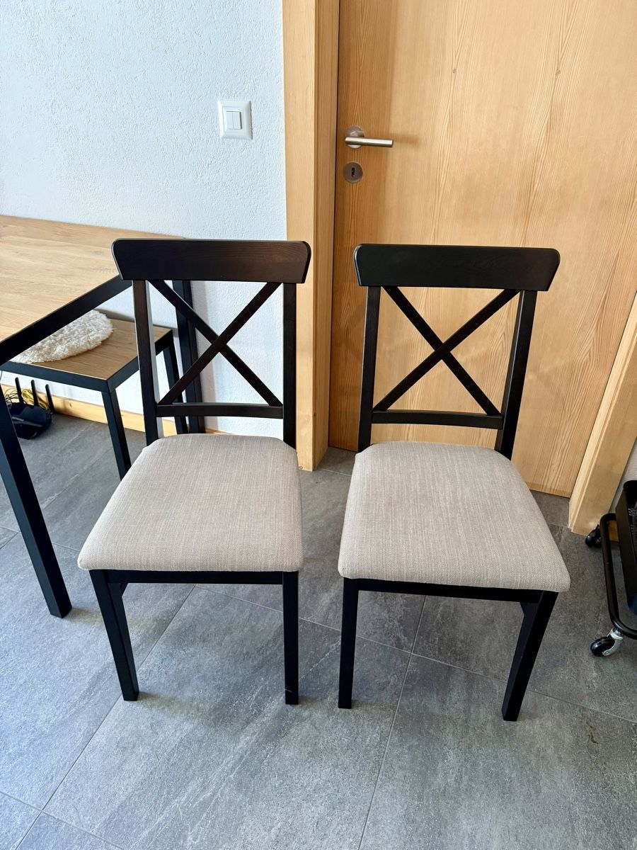 Ikea Stühle: Lot de 2 chaises IKEA INGOLF rembourrées – Gebraucht aus Gryon von mel_pzw6