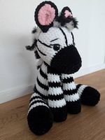Amigurumi Zebra sitzend 32cm