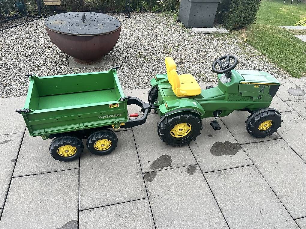 Veicoli per bambini: Tret-Traktor mit Anhänger – Usato da Buchrain venduto da Mimiri