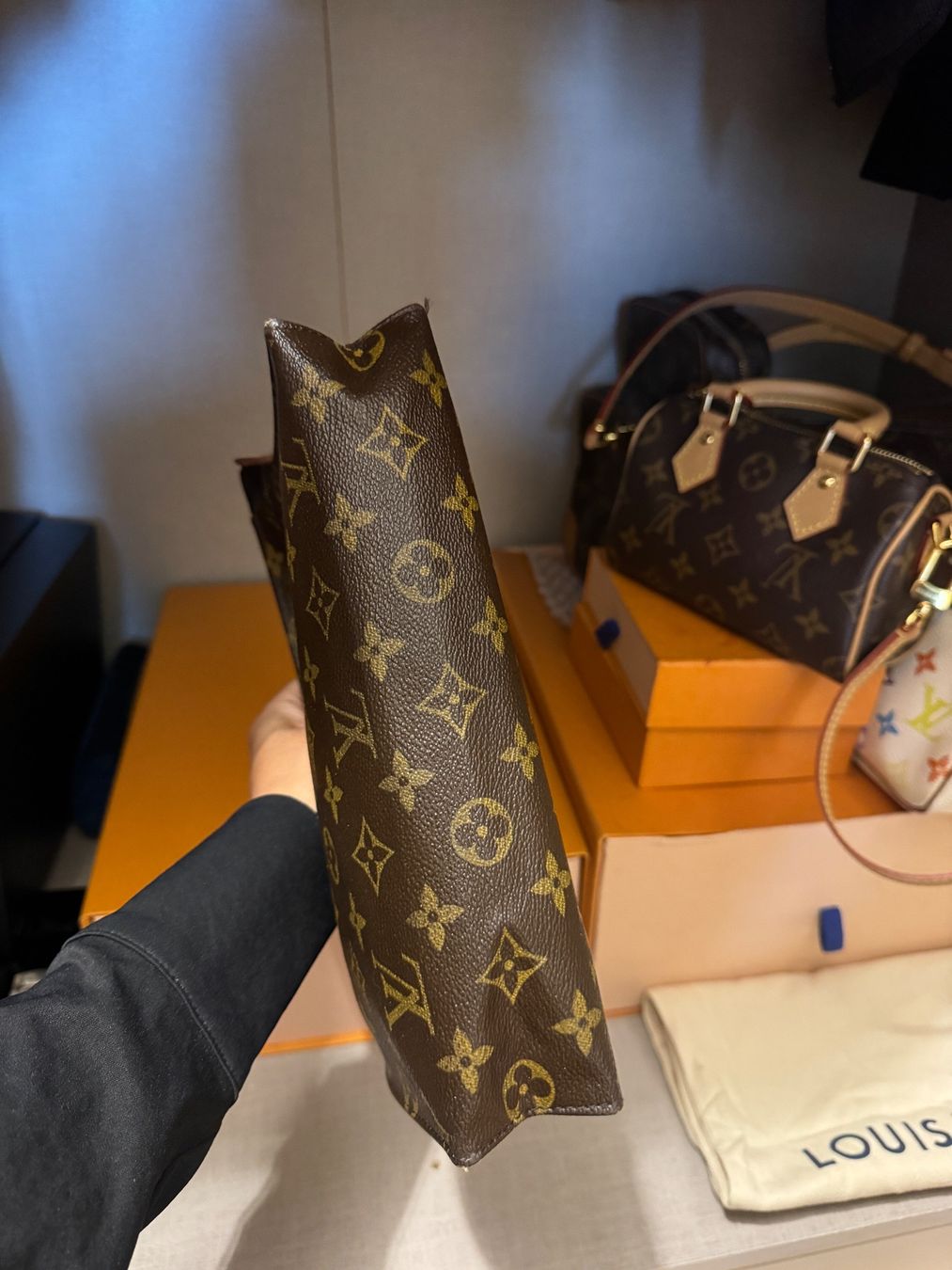 Louis Vuitton Sacs: Louis Vuitton Toiletry Pouch 26 cm – D'occasion à Widnau par Pukpan_99 8