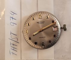 Betina, mouvement et cadran Vintage.