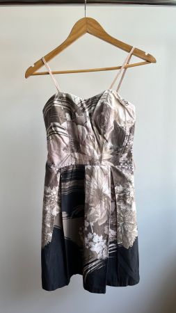 Kleid von Rinascimento, Grösse XS