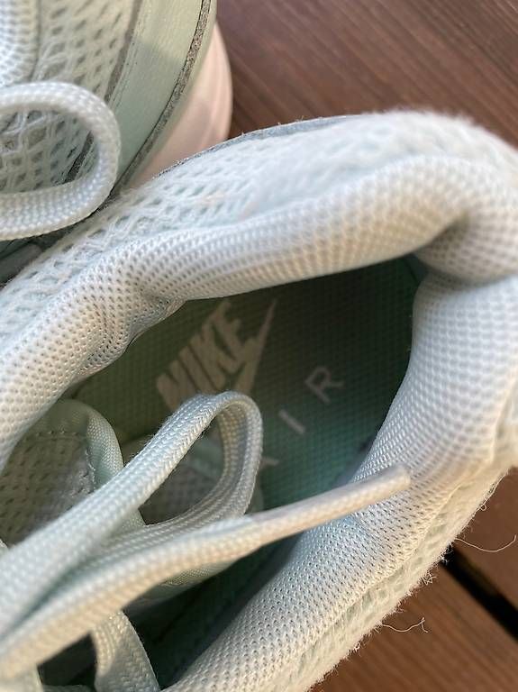 Chaussures femmes: Sneakers Nike Air 36 – D'occasion à Weite par POster9476 2