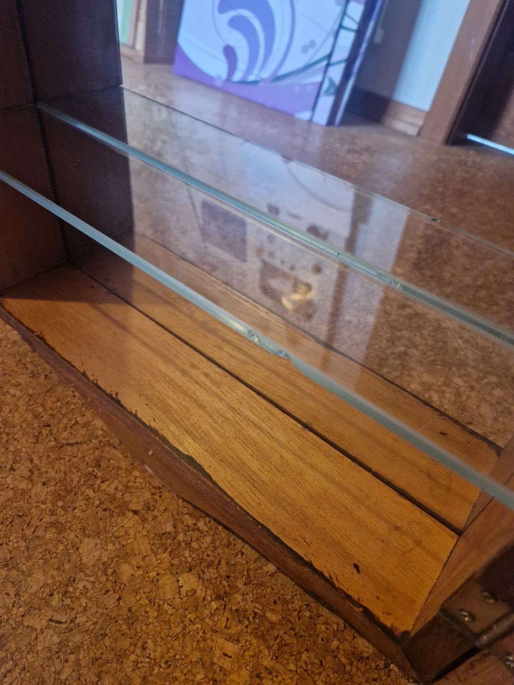 Vetrine: Elegante Glasvitrine mit Holzrahmen – Usato da Bern venduto da Sunset91 2