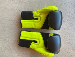 Boxhandschuhe “Warrior” schwarz/neon gelb Grösse 10