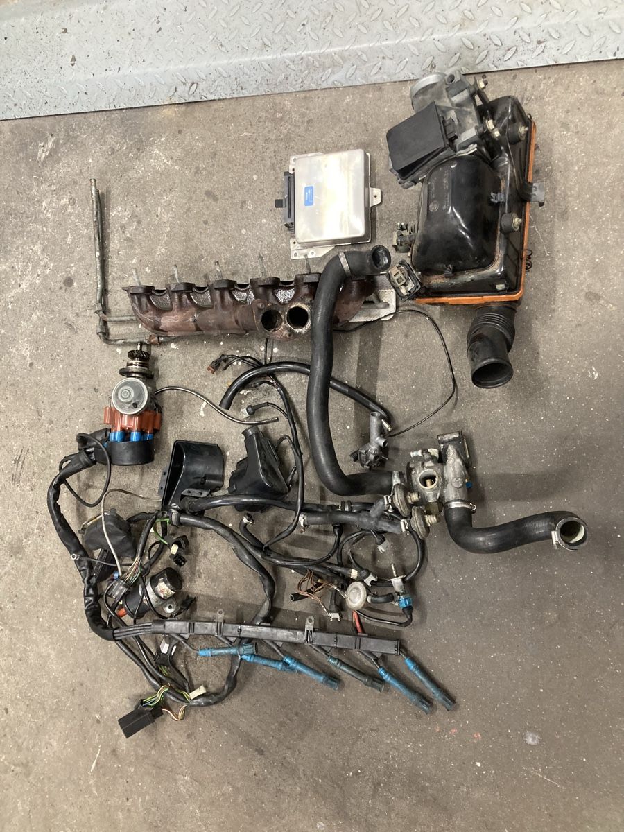 BMW Tutti pezzi di ricambio auto: Bmw E28 und Bmw E30 CH Umbau – Difettoso da Dierikon venduto da E28_Freak 1