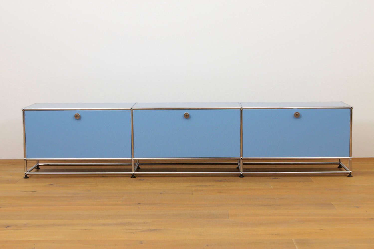 USM TV Möbel: USM Haller Lowboard // UPCYCLED! // NEUE FARBEN – Neu (gemäss Beschreibung) aus Affoltern am Albis von StudioStandard