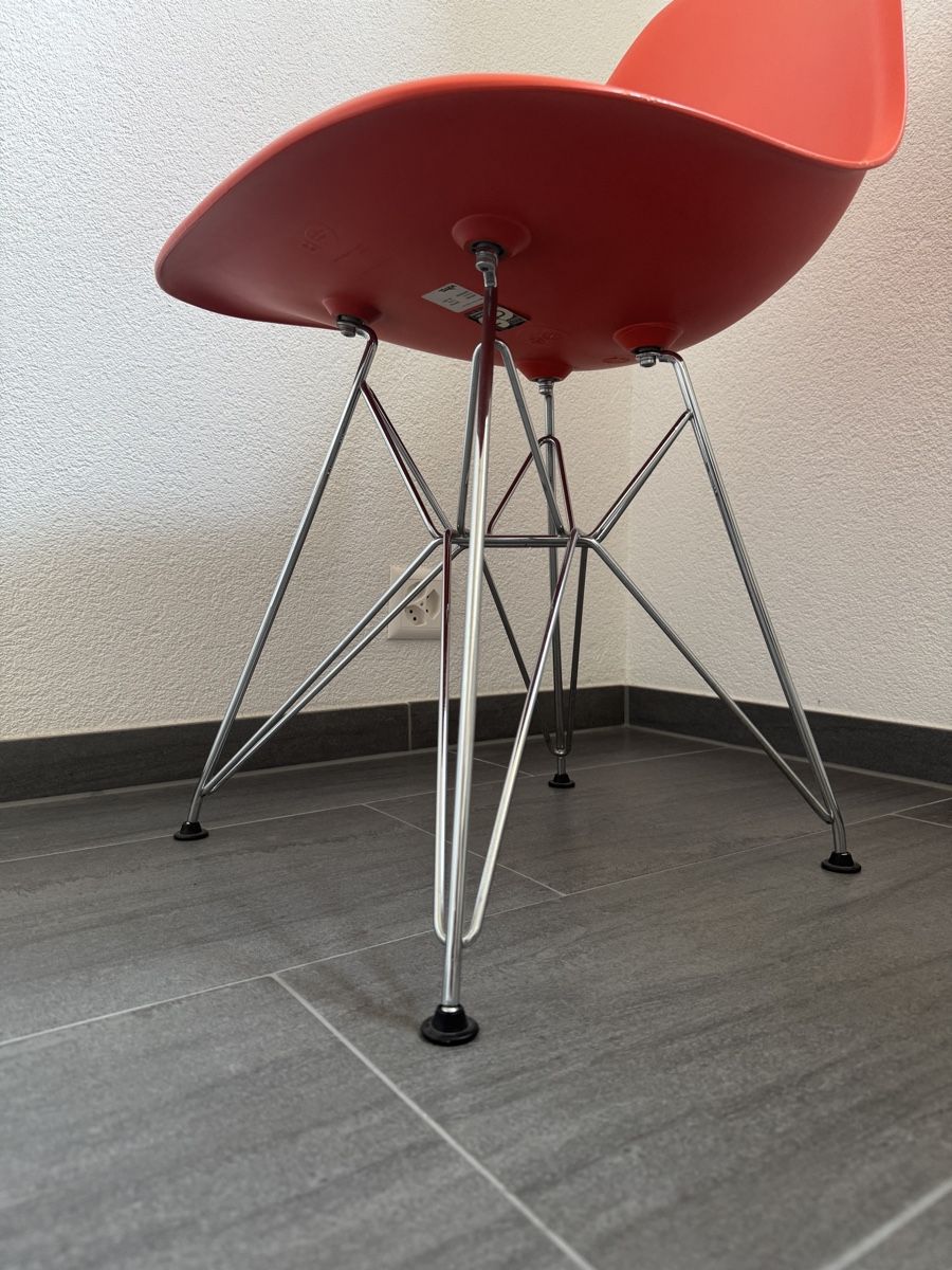 Vitra Stühle: ORIGINAL VITRA EAMES PLASTIC SIDE CHAIR STUHL ORANGE – Gebraucht aus Bern von carminel8 2