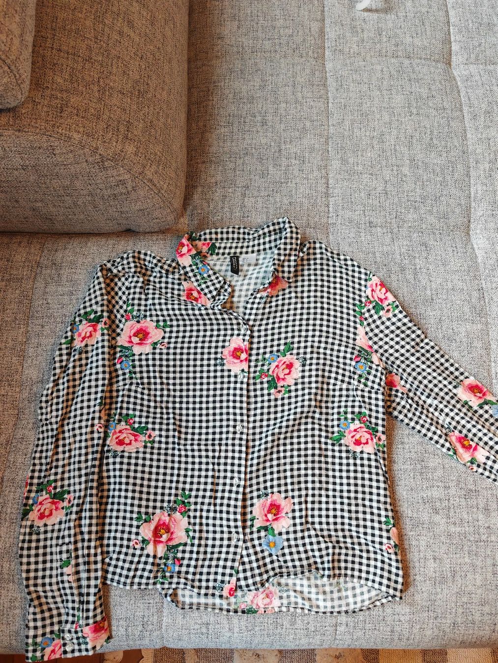 H&M Camicette: H&M Bluse, kariert mit Blumenmuster, Gr. 36 – Usato da Windlach venduto da ramona_l