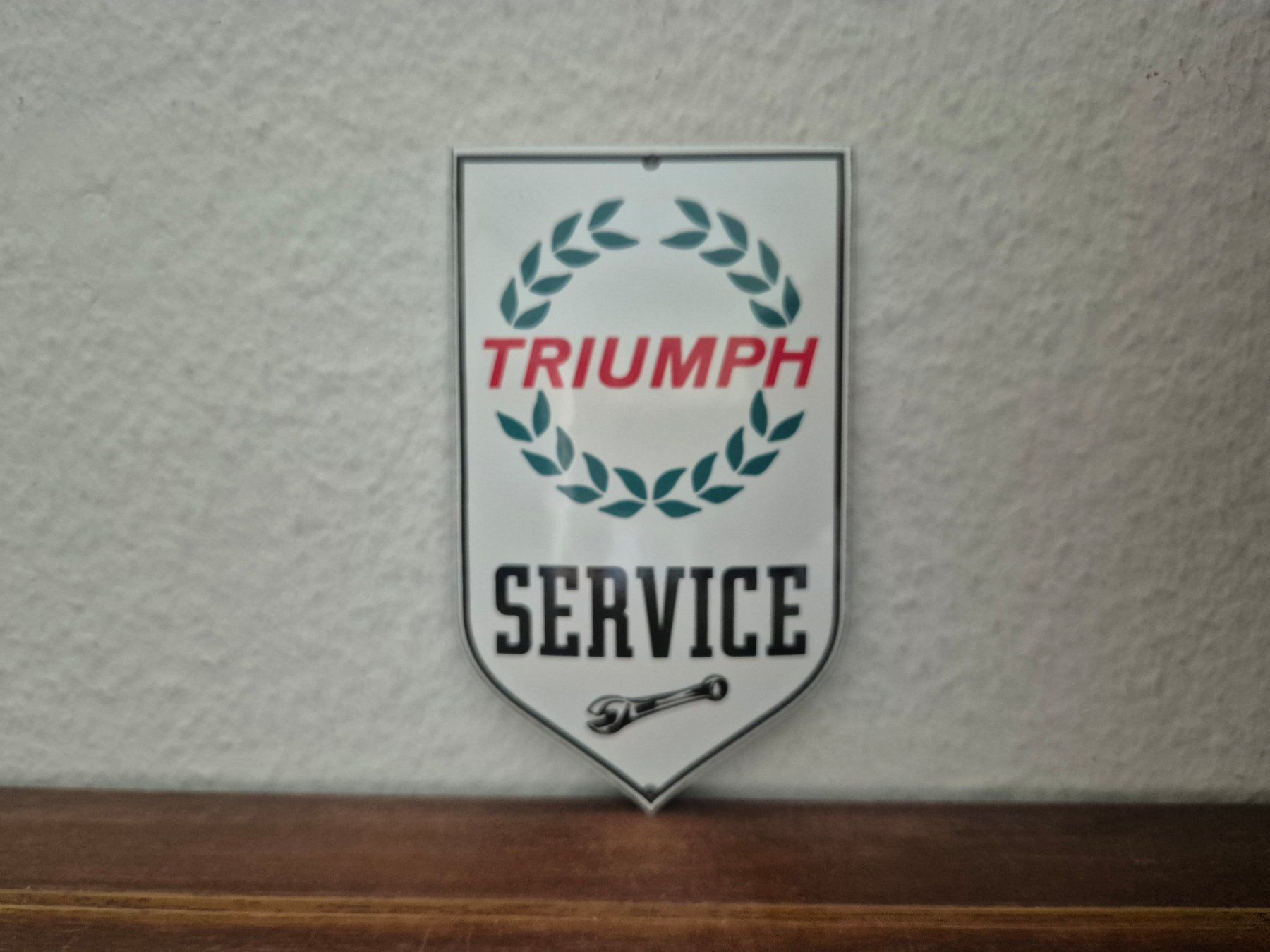 Triumph Insegne: Emailschild Triumph Service Motorrad Logo Emaille Schild – Nuovo (secondo la descrizione) da Schaffhausen venduto da pfanis09