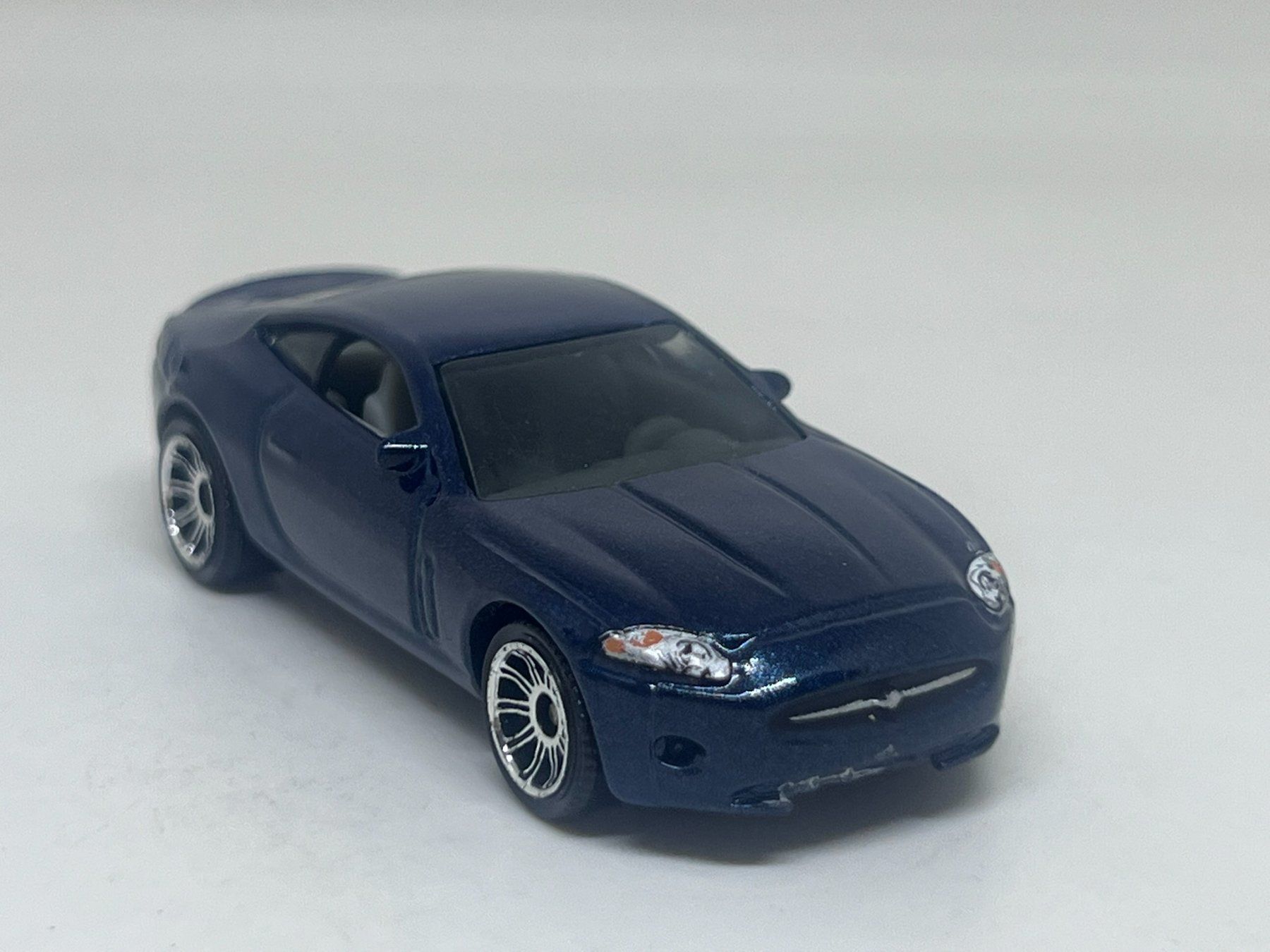 Matchbox Modellini d'auto: Matchbox Jaguar XK - 2006 #695 – Usato da Wildegg venduto da LaaBoutique