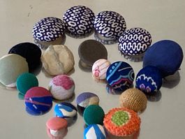Boutons recouverts tissu vintage
