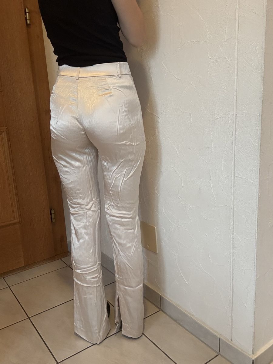 Zara Pantaloni: Zara Hose, creme, Satin Optik – Usato da Hergiswil NW venduto da kaufe_bei_kaufmann 1