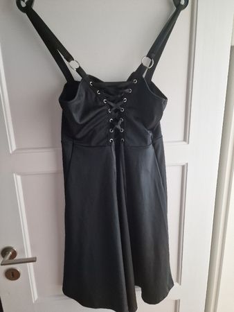 Schwarzes Kleid mit Schnürung Gr. XL