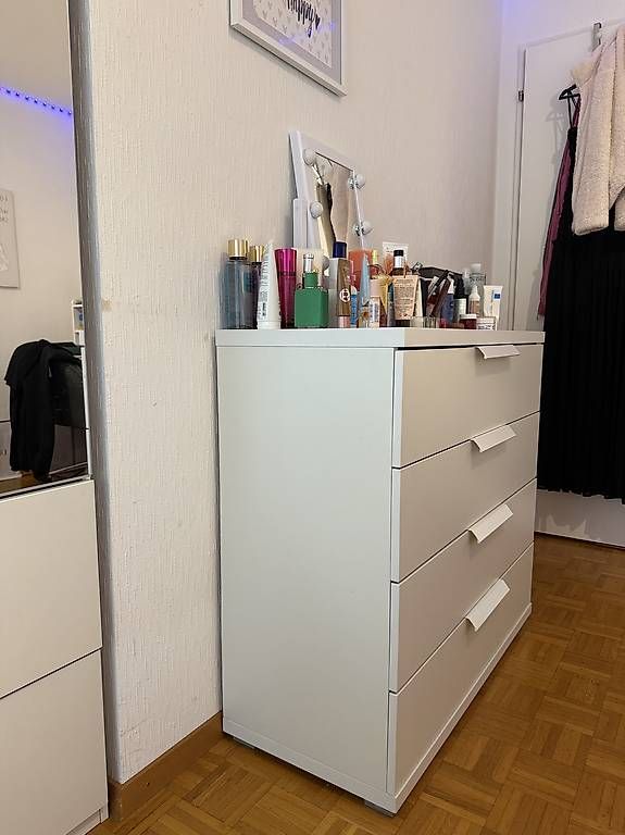 Commodes: Commode blanche  – D'occasion à Ecublens VD par day_25tx 2
