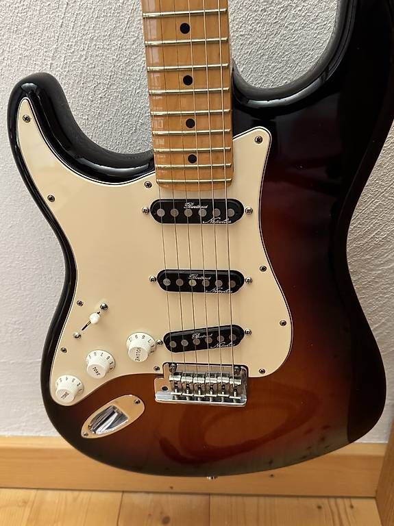 Strumenti musicali: Fender Stratocaster lefthand – Usato da gurzelen venduto da ster402