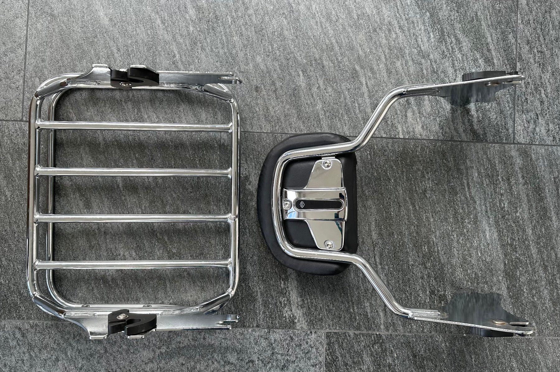 Harley-Davidson Accessori per altri veicoli: Harley Davidson Original Sissybar, Nummer 53804-06 – Nuovo (secondo la descrizione) da Adligenswil venduto da e17s15 2