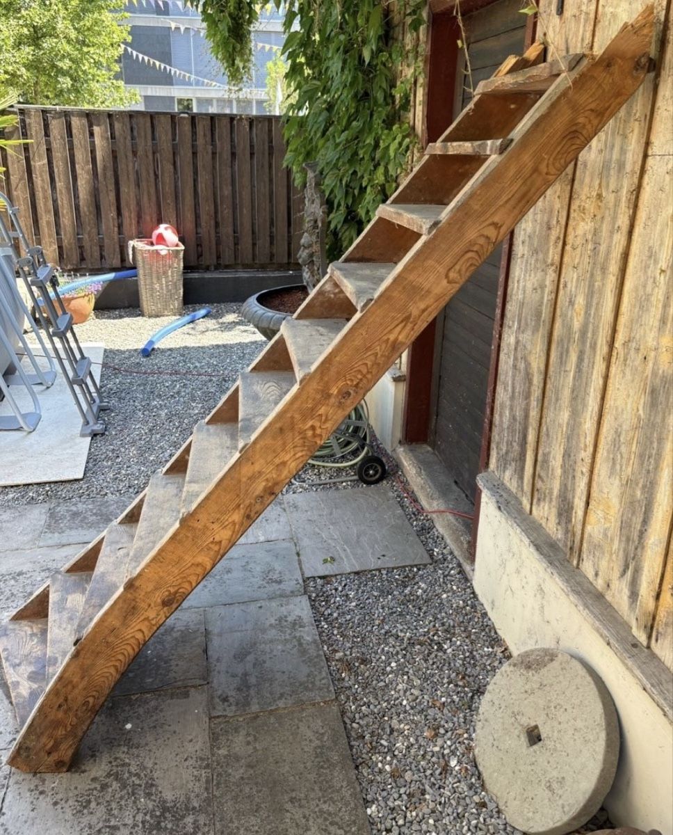 Scale: Rustikale Holztreppe – Usato da Ebikon venduto da Lukim86