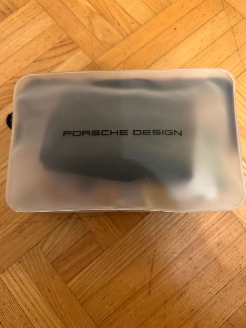 Porsche Custodie per cosmetici: Porsche Design Lufthansa Business Class Amenity Kit – Usato da bioggio venduto da lenny023