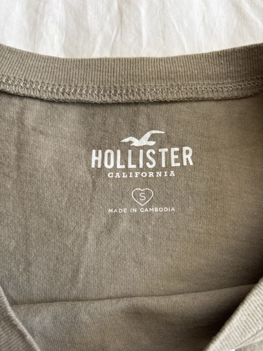 Hollister T-shirt: Hollister T-Shirt – Usato da Pfäffikon ZH venduto da Coffee44 1