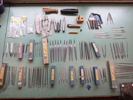 Lot d'outils de bijoutiers, horloger