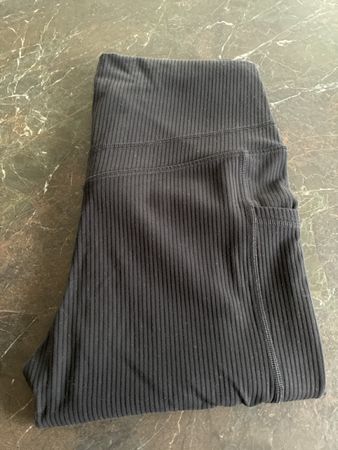 Leggings gerippt schwarz mit Taschen, guter Zustand