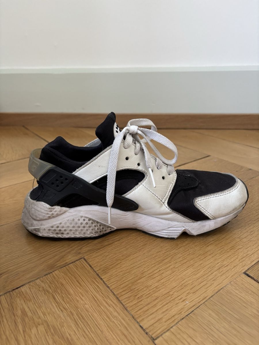 Nike Damenschuhe: Nike Air Huarache – Gebraucht aus Basel von yaellebolbol 2