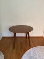 Runder Holztisch