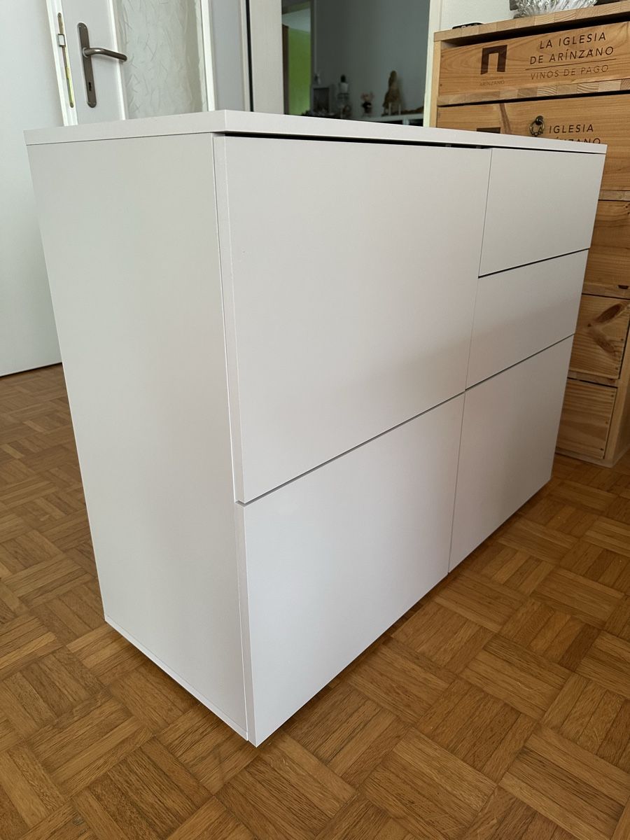 Cassettiere: Neue Kaschmir Kommode - sehr modern – Nuovo (secondo la descrizione) da Berikon venduto da S-Mond 1
