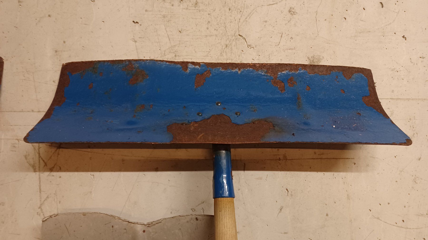 Tous les outils: 5 Schneeschaufel – D'occasion à Rüfenacht BE par zur_2s9l 1