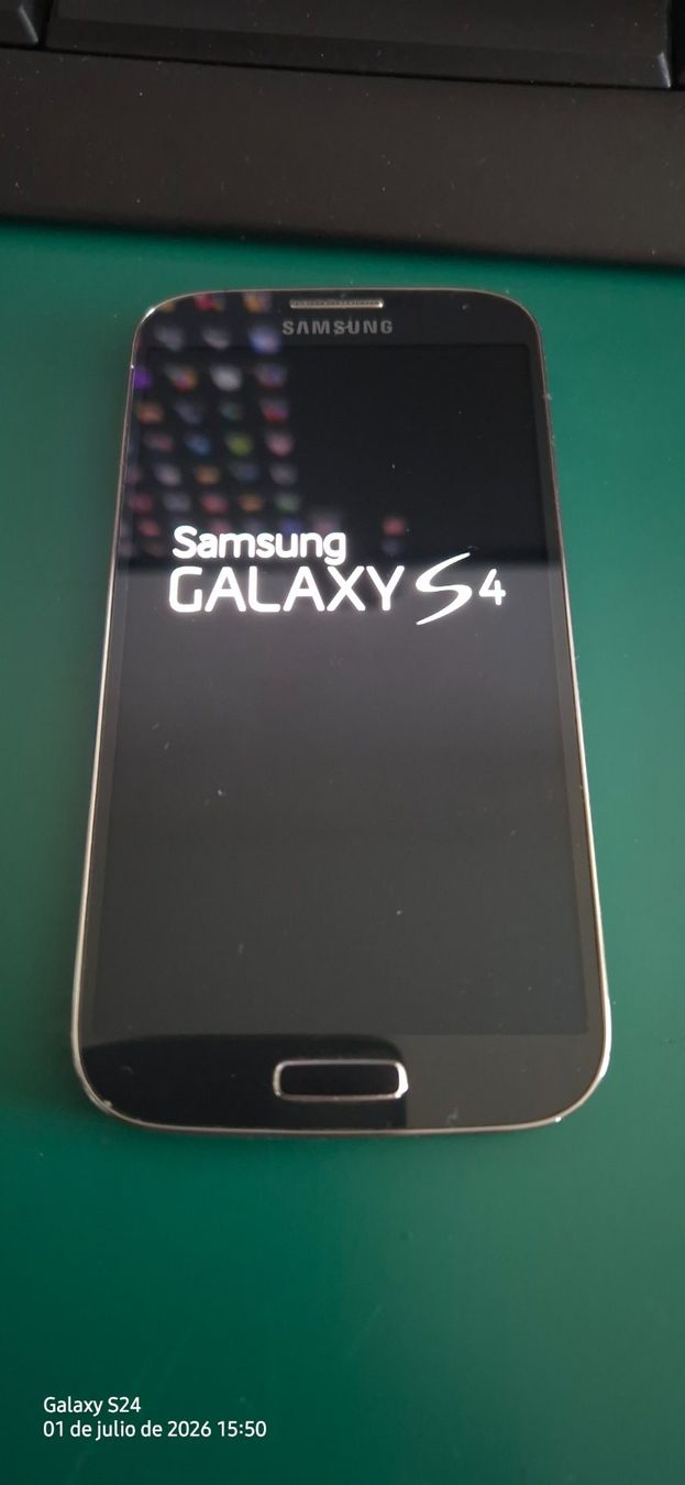 Samsung Telefoni cellulari / Smartphones: Samsung Galaxy S4 (Verizon Model)SCH-I545 – Usato da Bern venduto da virgoleo44