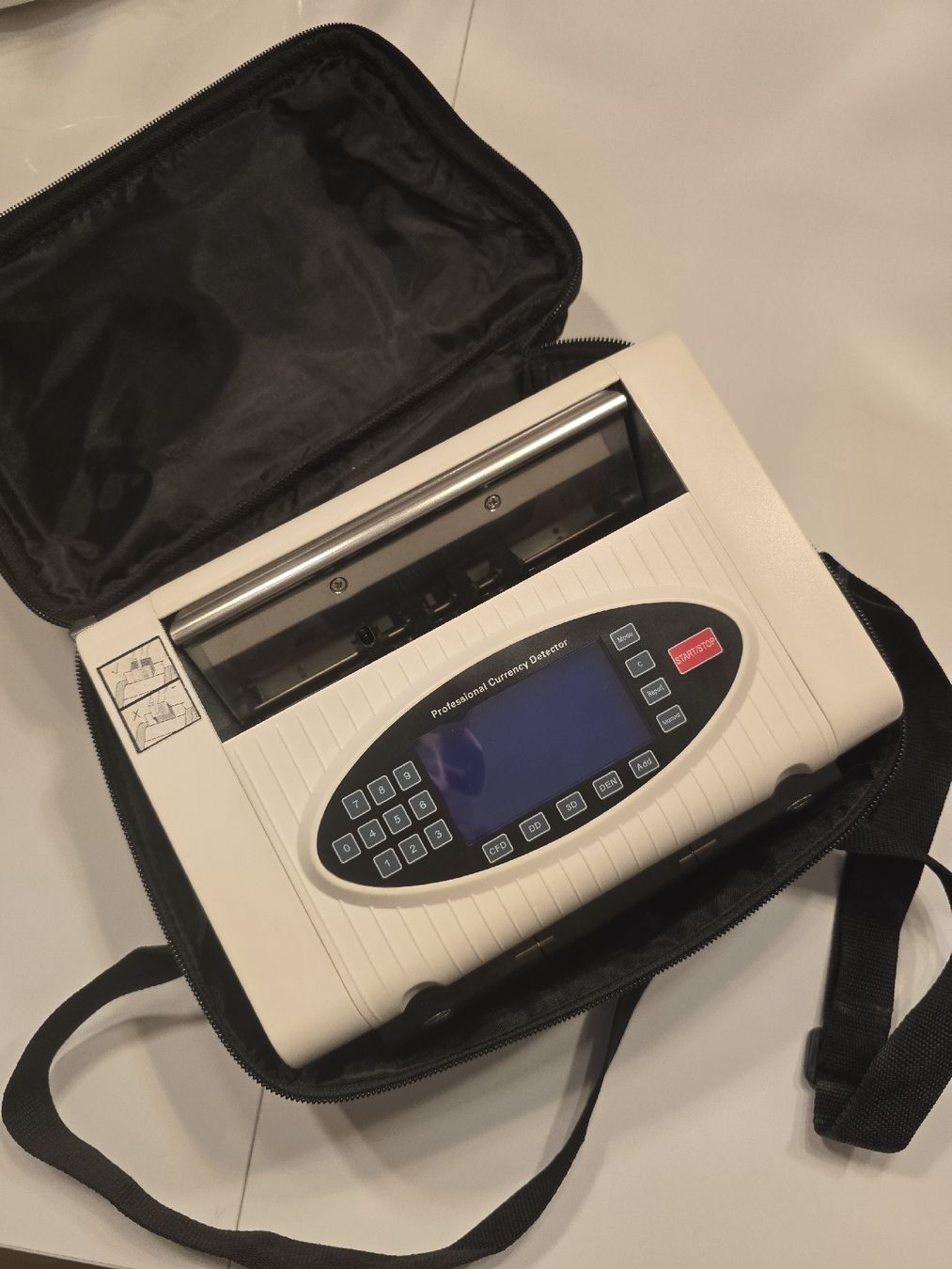Tutti gli attrezzi: Détecteur de faux billets professionnel avec sac – Nuovo e nell'imballaggio originale da Fribourg venduto da naimneziri