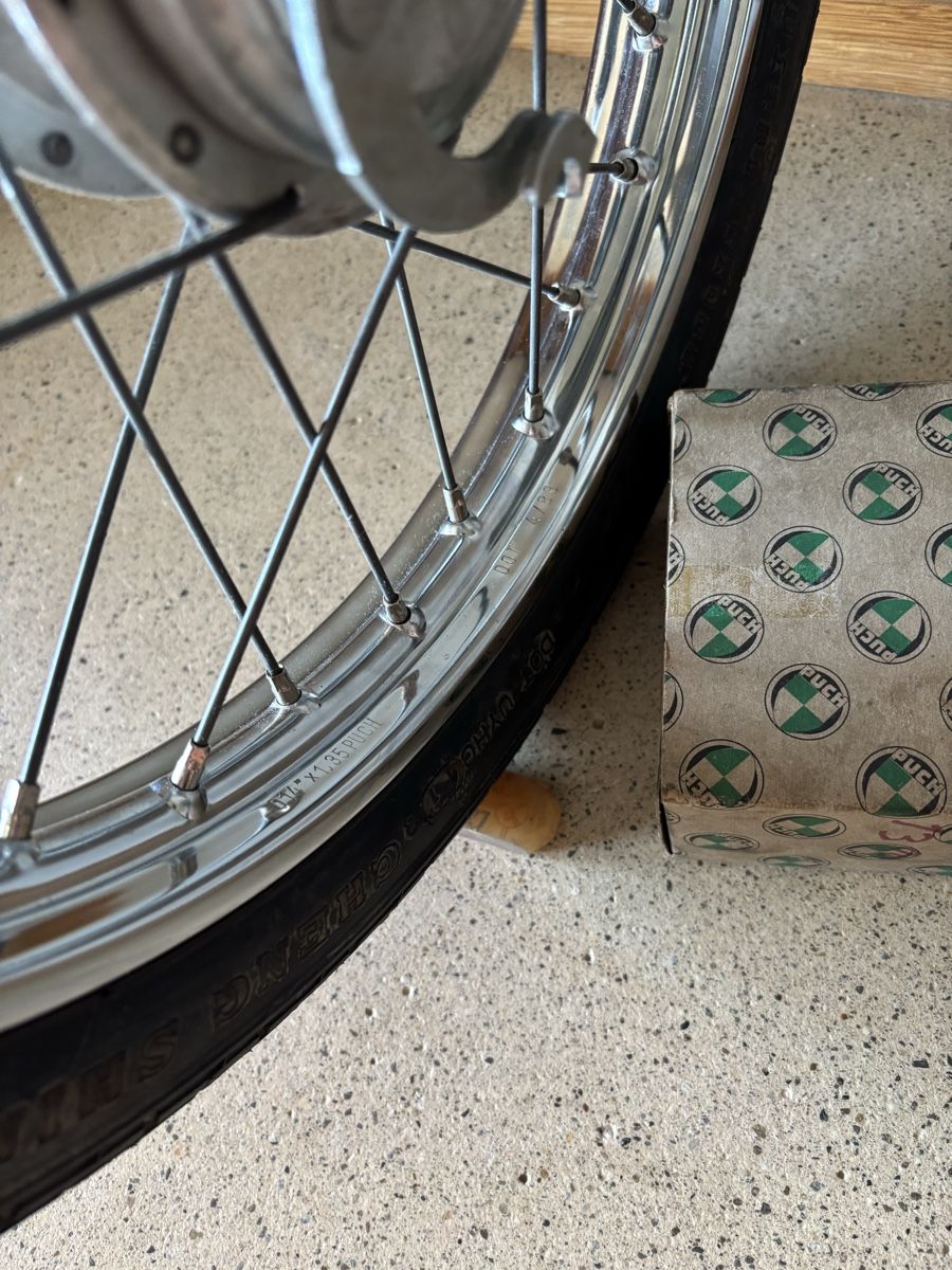 Puch Ciclomotori: Puch Maxi CHOPPER Gabel mit NOS Speichenfelge – Usato da Gerlafingen venduto da alpenbrevet 2