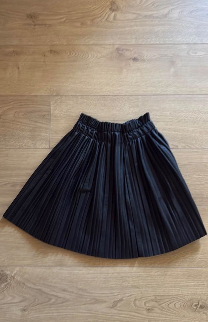 Gonne: NoBrand - Jupe cuire noir - taille S – Usato da Belmont-Lausanne venduto da Michelle_Srdr_ 1