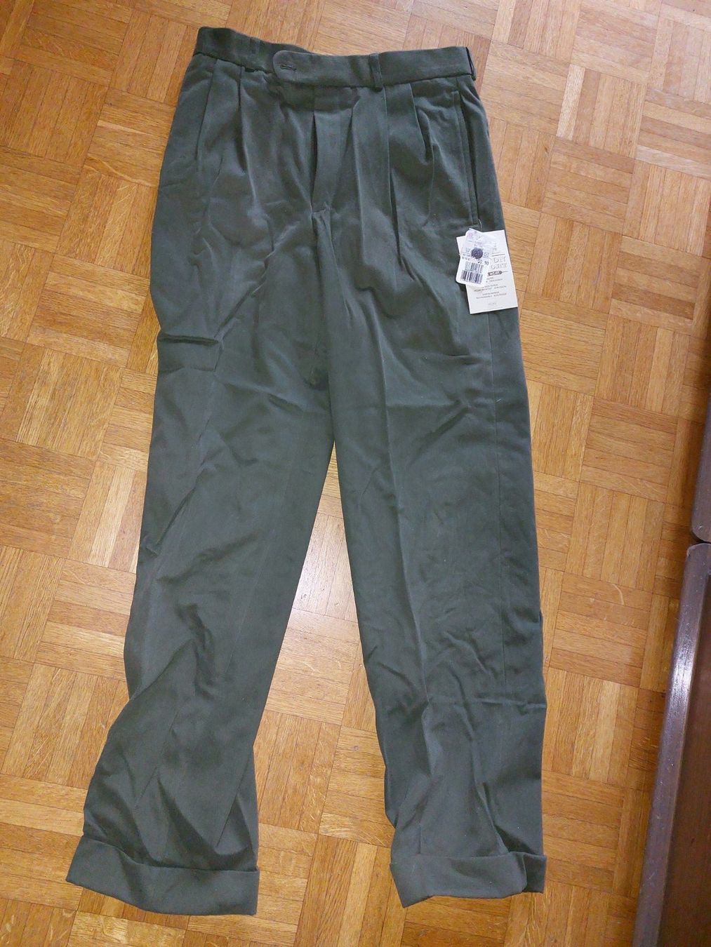 Pantaloni: neue Hose, Grösse 46, olivgrün – Nuovo (secondo la descrizione) da Escholzmatt venduto da Stern777