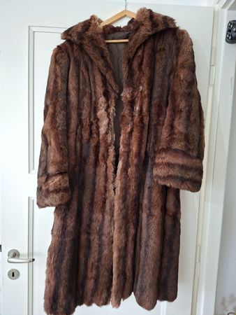 Manteau vintage en fourrure véritable, parfait pour l'hiver!