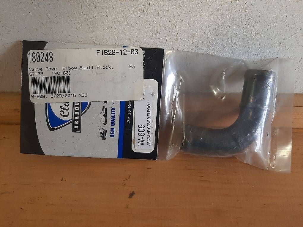 Chevrolet Tutti pezzi di ricambio auto: Corvette Ventildeckel Anschluss – Nuovo e nell'imballaggio originale da Münsingen venduto da sttech 1