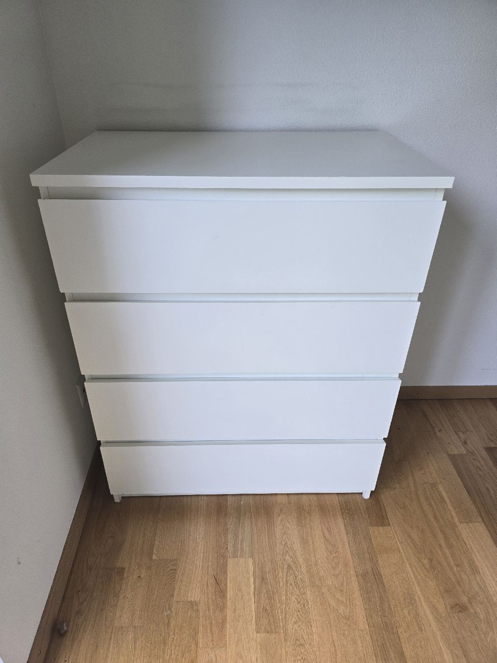 Ikea Commodes: Kommode Ikea weiss 4 Schubladen – D'occasion à Rorschach par TimelessTrading