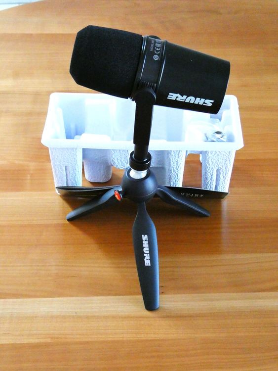 Shure MV7 Podcast Kit (Gebraucht) in Wolfhausen für CHF 120 – nur ...
