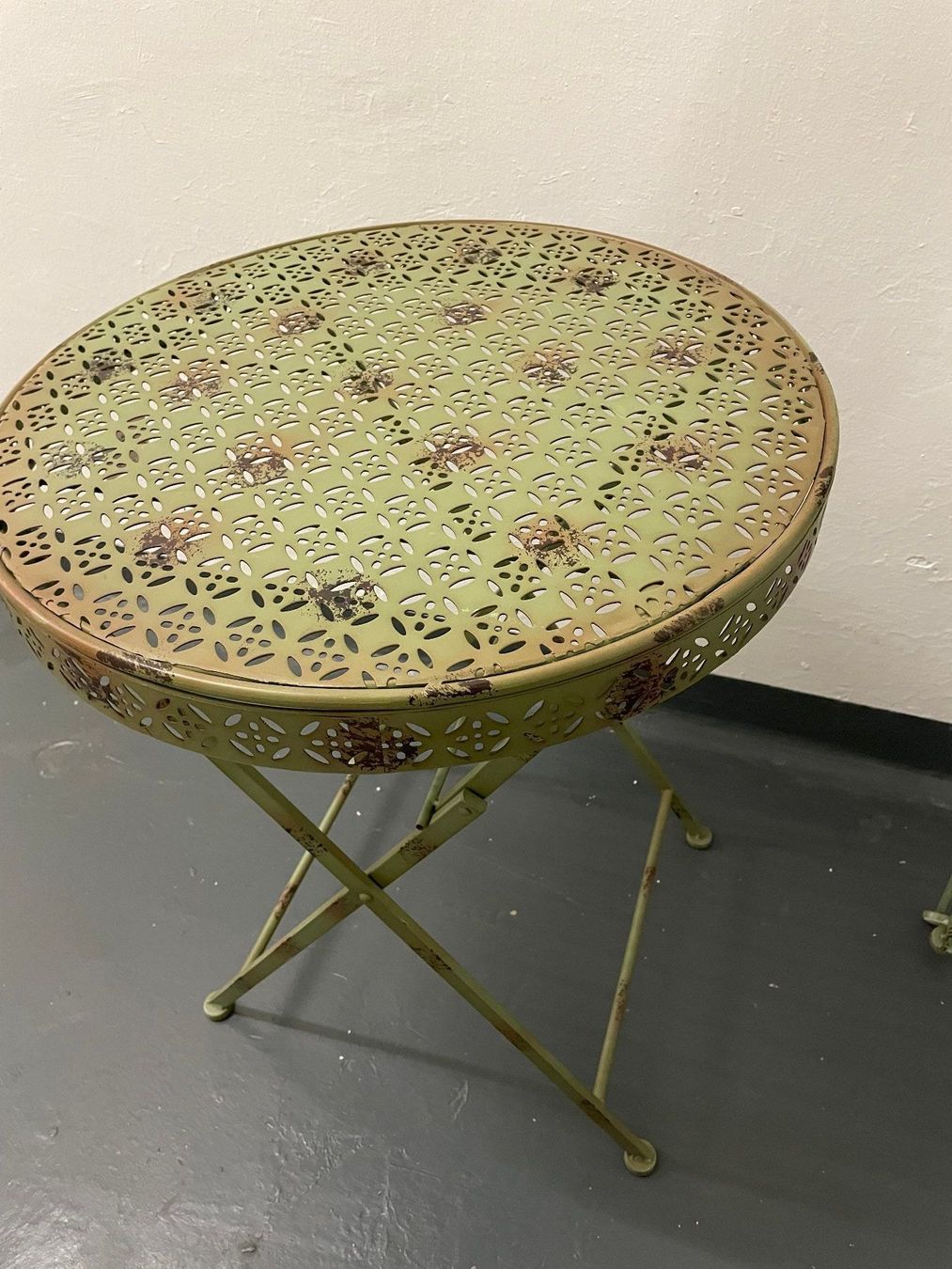 Tables: Gartentisch rund mit Stuhl/Neu und OVP – Neuf avec emballage d'origine à Volketswil par rubin74 4