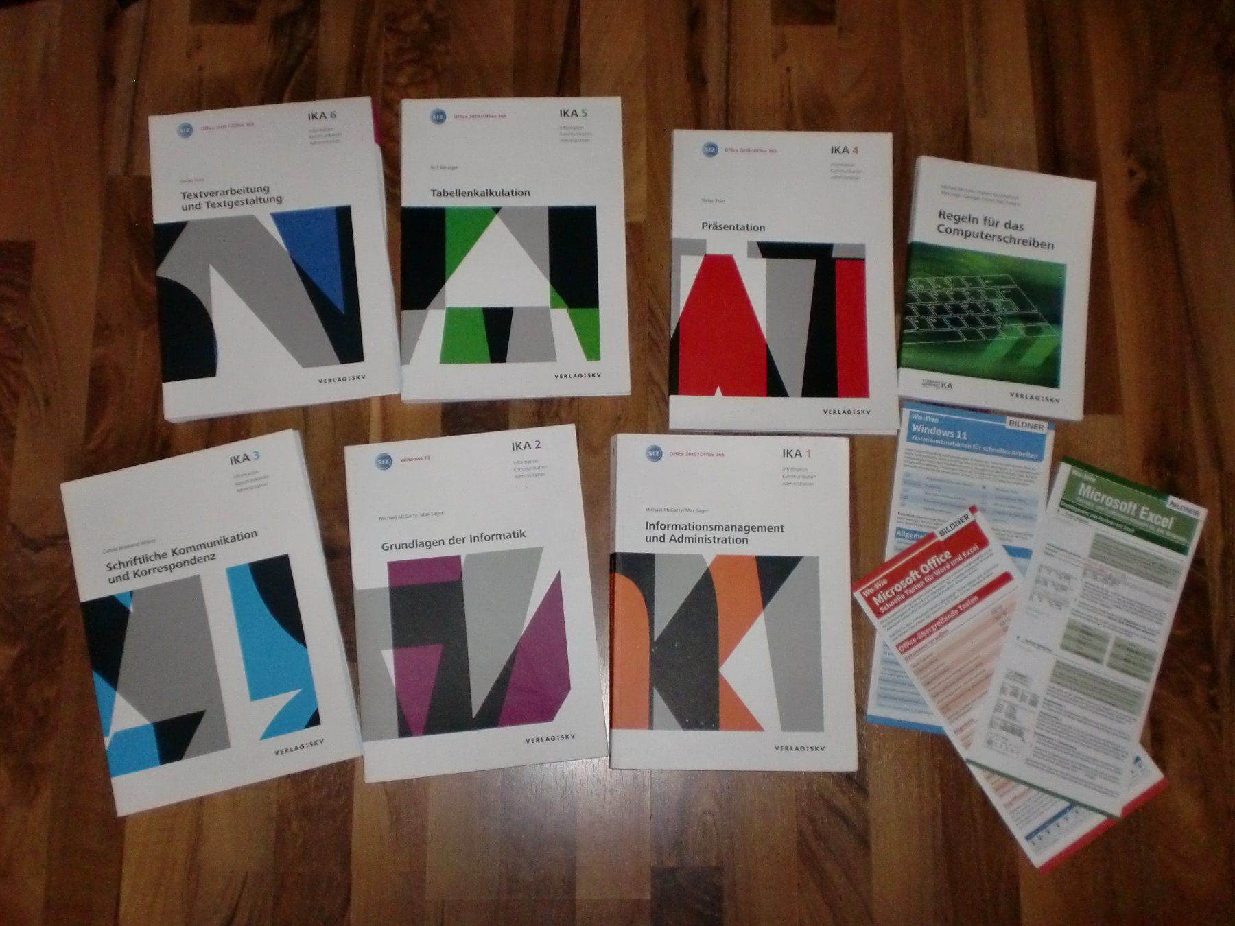 Libri: IKA Bücherpaket – Usato da Hohenrain venduto da backen