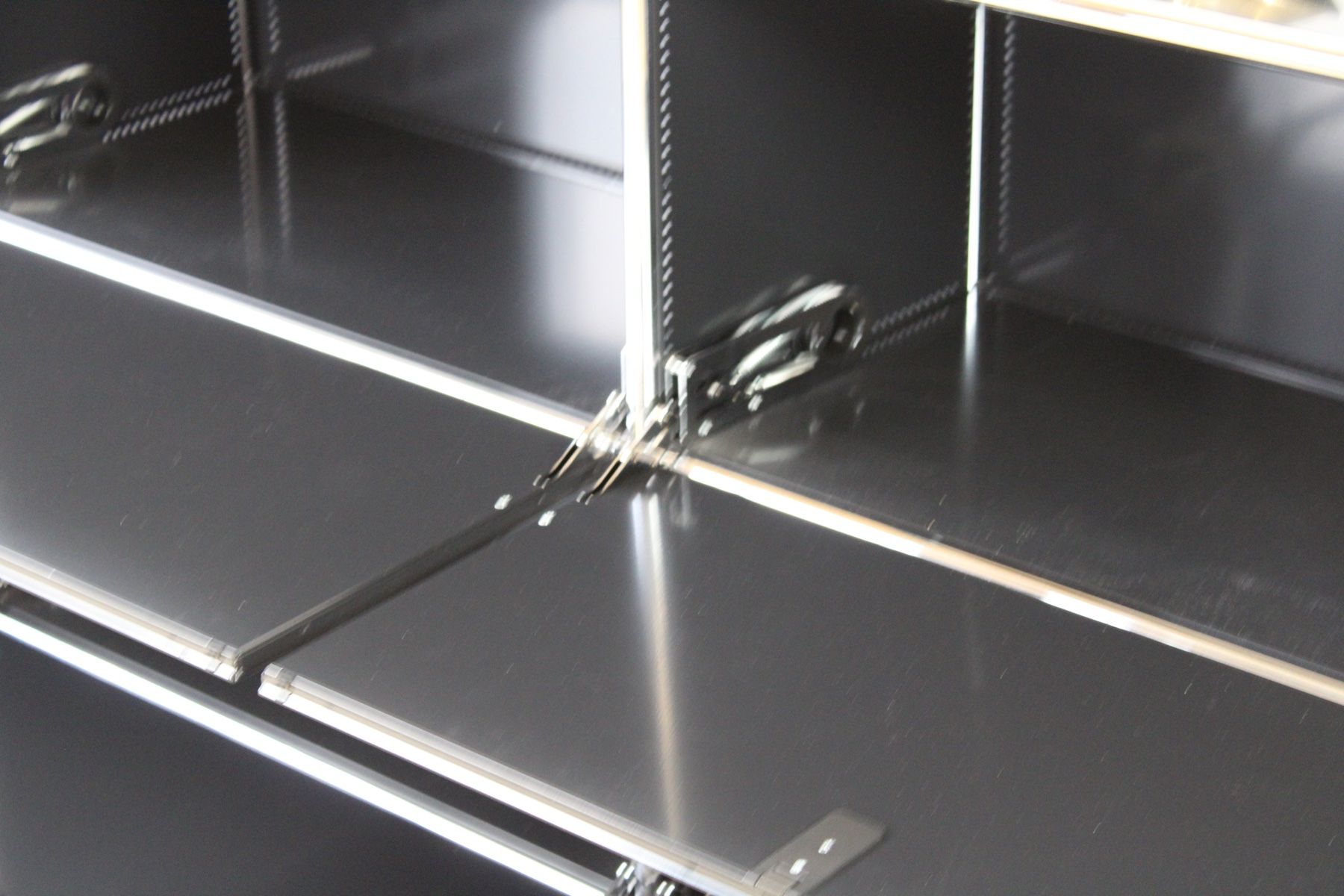 USM Cassettiere: USM Sideboard in Schwarz – Usato da Meinisberg venduto da atelier_TILIJA 3