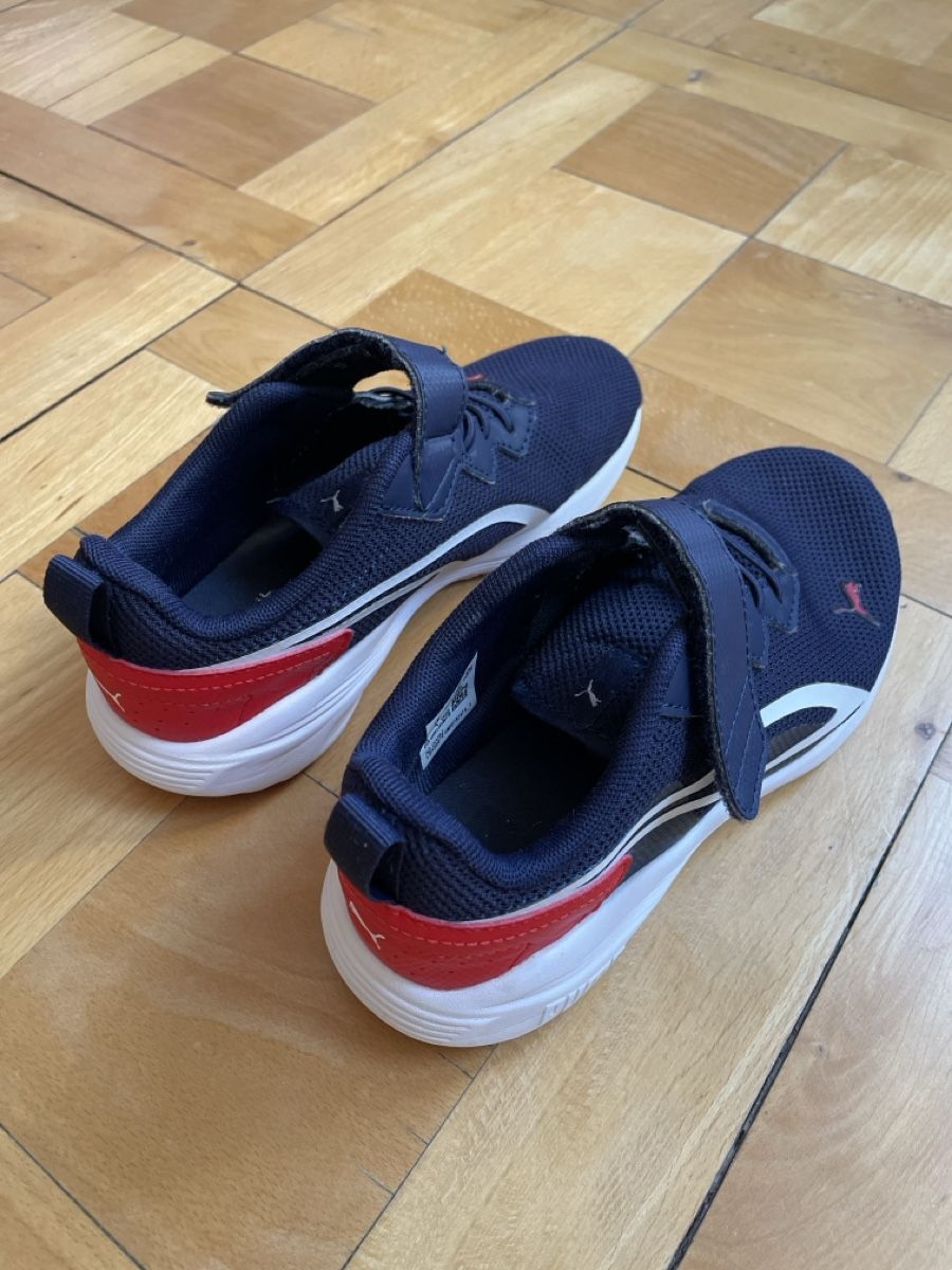 Puma Scarpe per ragazzi: Puma Turnschuhe dunkelblau Gr. 34 – Usato da Zürich venduto da Mangoholz 1