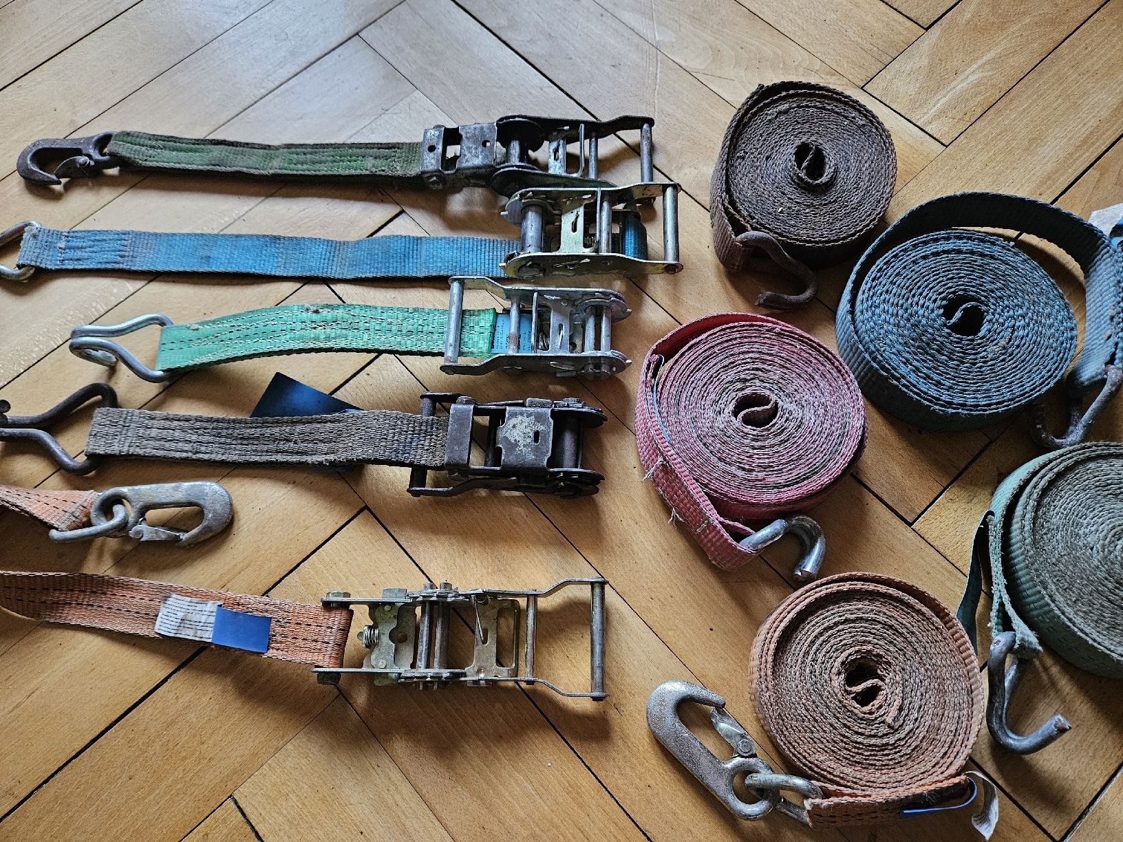 Tutti gli attrezzi: Spanngurten inkl. Spanner Set à 5 Stück, schmal, div. Längen – Usato da Rheineck venduto da Eulalia40